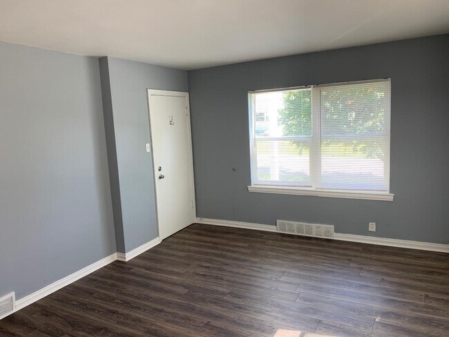 Building Photo - 7110 Drury Ln