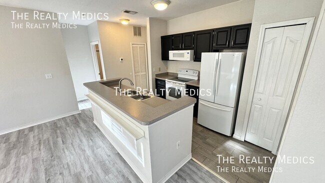 Building Photo - 8913 Legacy Ct