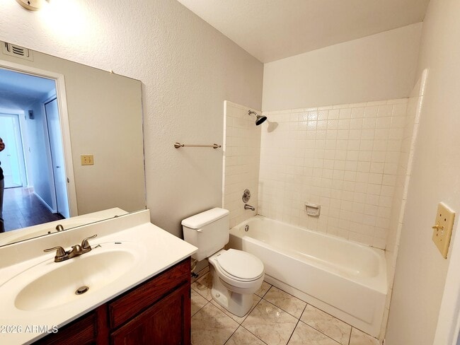 Building Photo - 5136 E Evergreen St