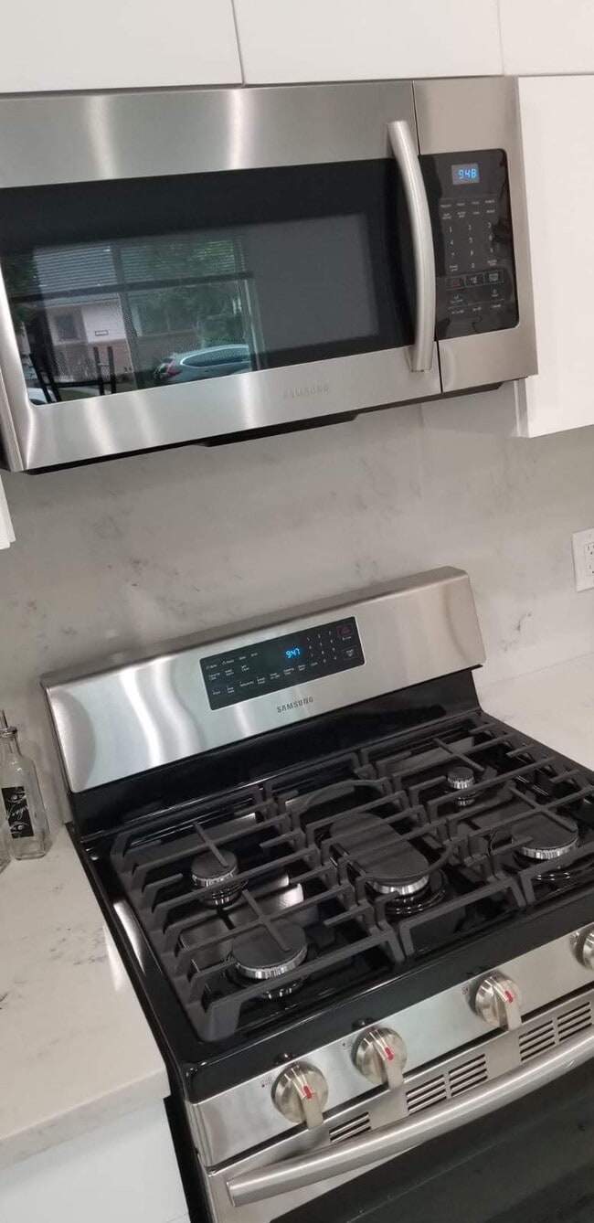 Building Photo - 6307 Calvin Ave