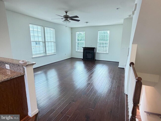 Building Photo - 8267 Heritage Crossing Ct