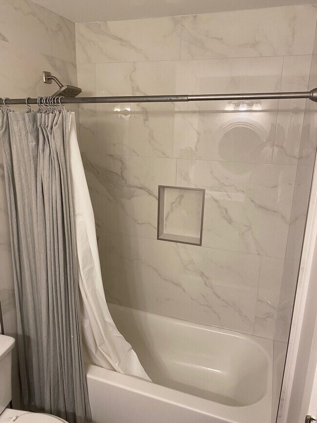 Building Photo - 1565 Pinebreeze Dr