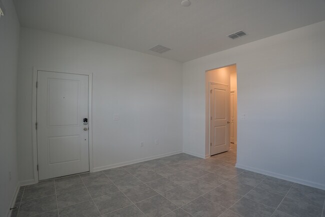 Building Photo - 2047 Punch Bowl Ave