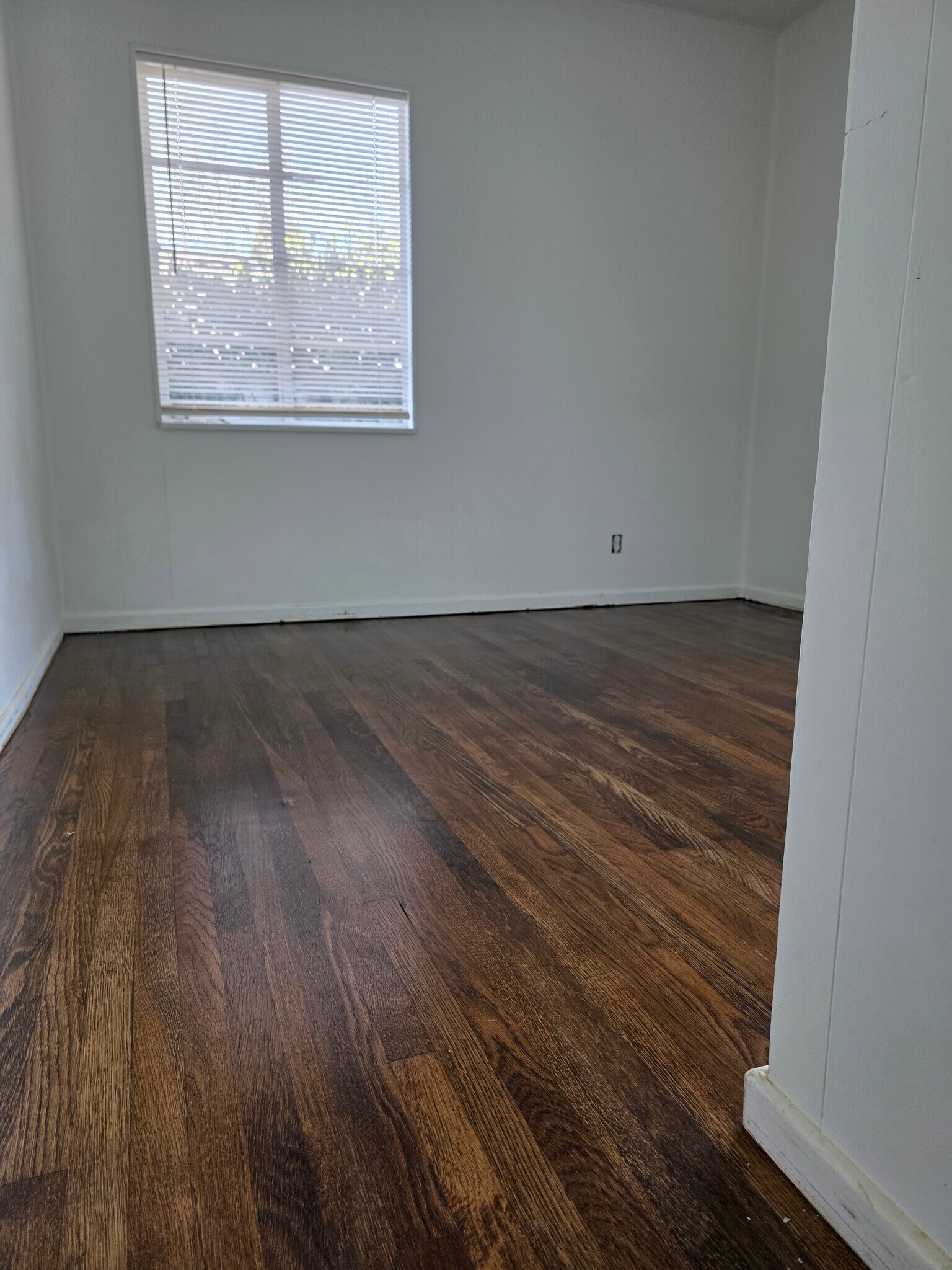 Building Photo - 3528 Laurel Ave