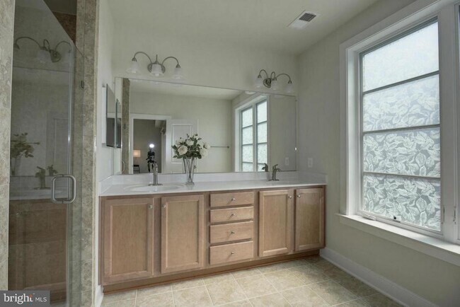 Building Photo - 2009 Richmond Hwy