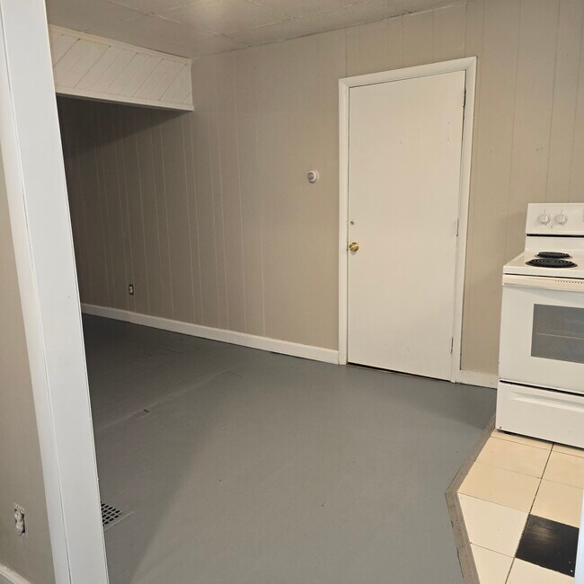 Building Photo - 55-57 West Parkwood Avenue