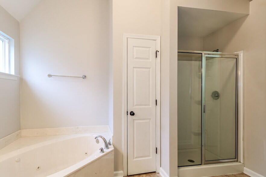 Building Photo - 9042 Billy Pat Dr