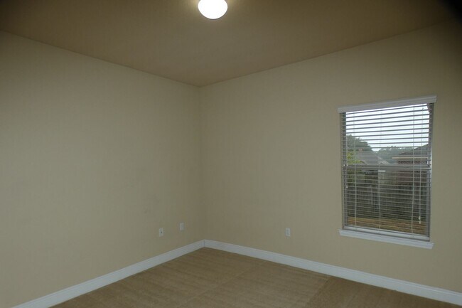 Building Photo - 3-Bedroom Home + Office/Flex Space