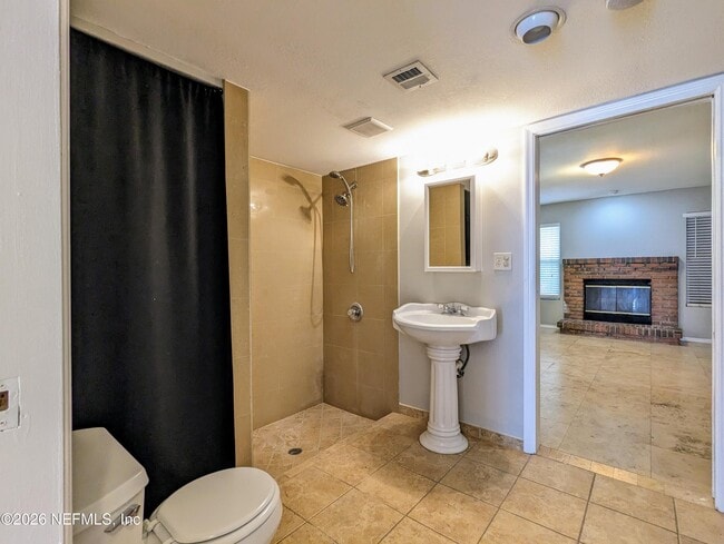 Building Photo - 572 Staffordshire Dr