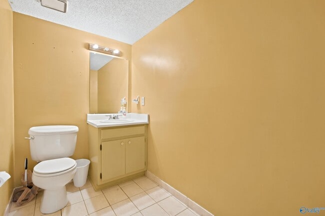 Building Photo - 104 Deer Trail