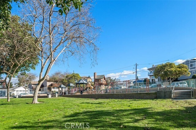 Building Photo - 636 Vincent Park