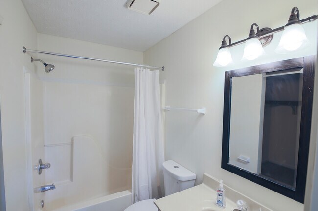 Building Photo - The Gardens North