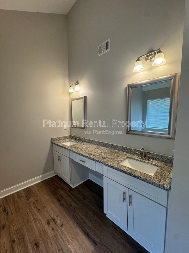 Building Photo - 2793 Oakvale Falls Dr