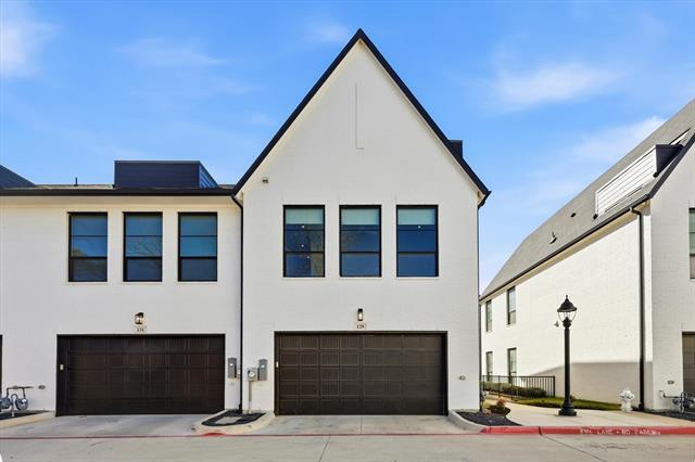 Building Photo - 129 Gdn Ct E