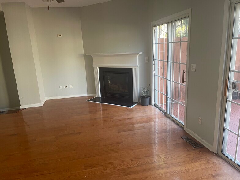 Building Photo - 3686 Lantern Walk Ln