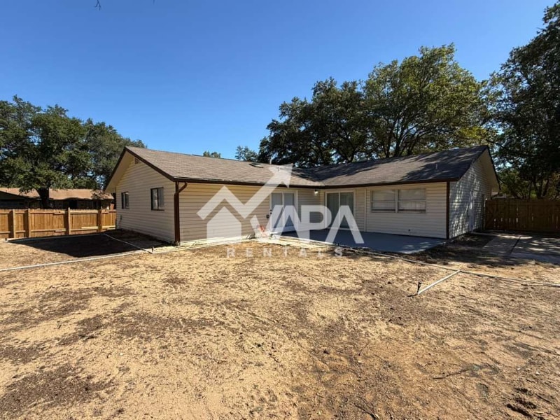 Building Photo - 6615 Cromer