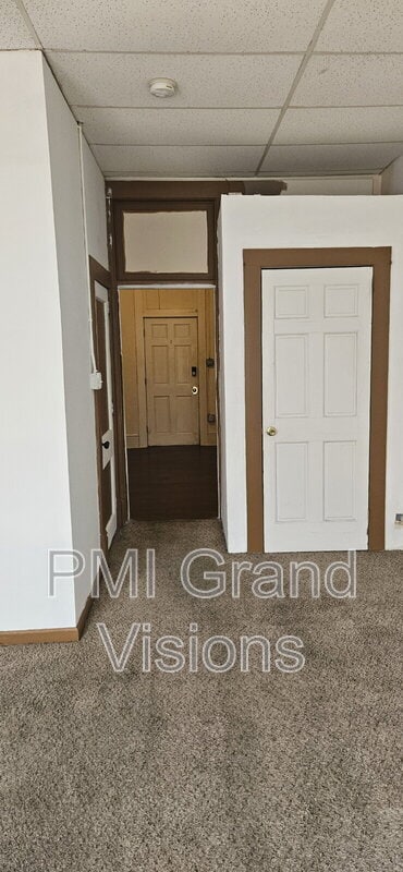 Building Photo - 601 1/2 Monroe