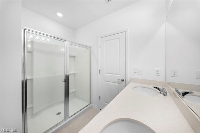 Building Photo - 258 Silent Lk Dr