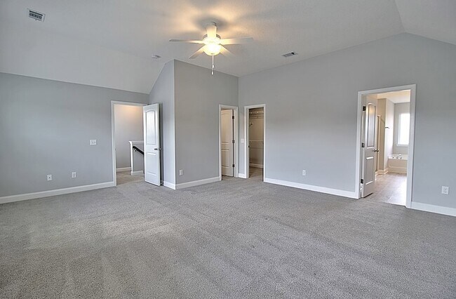 Building Photo - 566 Burke Dr