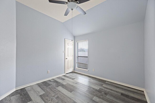 Building Photo - 11617 Glen Knoll Dr