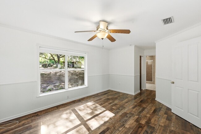 Building Photo - 13205 Mountain View