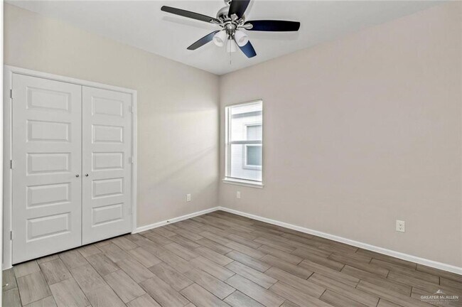 Building Photo - 15 Shavano Dr