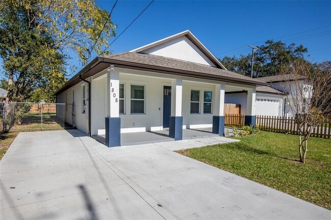 Primary Photo - 1808 E Comanche Ave