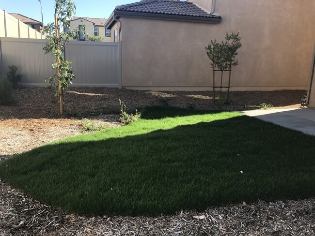 Building Photo - Welcome to beautiful home in Rosetta Canyon!