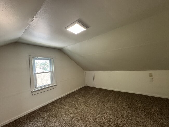 Building Photo - 13506 Bennington Ave