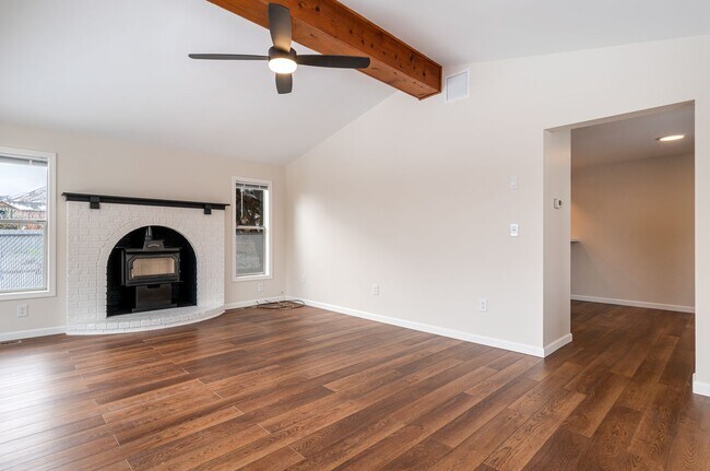 Primary Photo - Huge Kitchen, 1000 sq ft Shop/Garage, Remodeled 3 bedroom