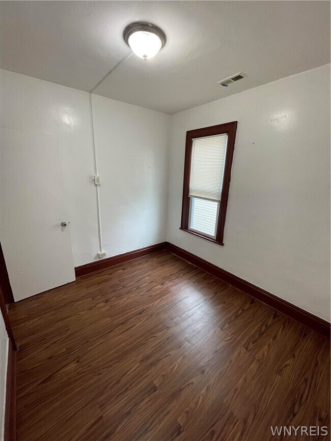 Building Photo - 298 Winslow Ave