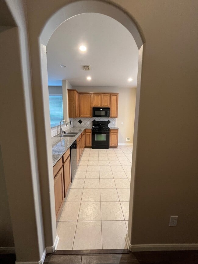 Building Photo - 16806 Empty Ness Dr