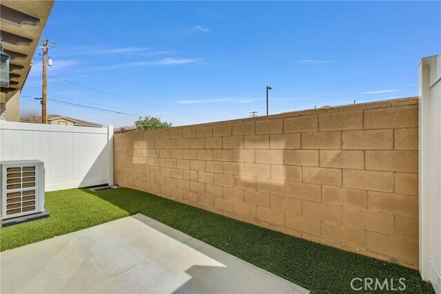 Building Photo - 16385 Valencia Ave
