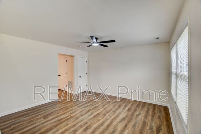 Building Photo - 1307 Richmond Ave