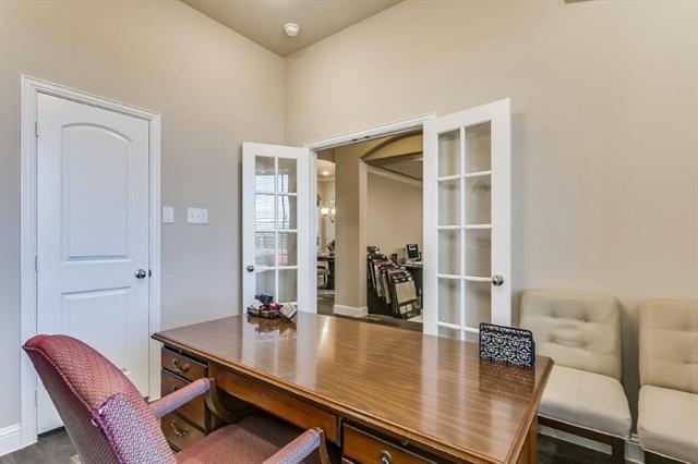 Building Photo - 524 Redbud Dr