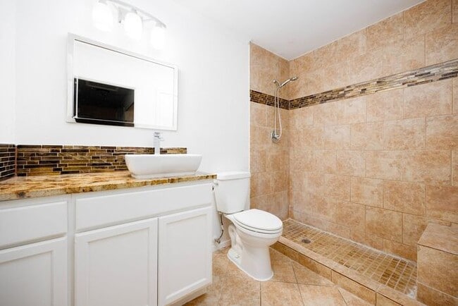 Building Photo - 11827 Gallery View St