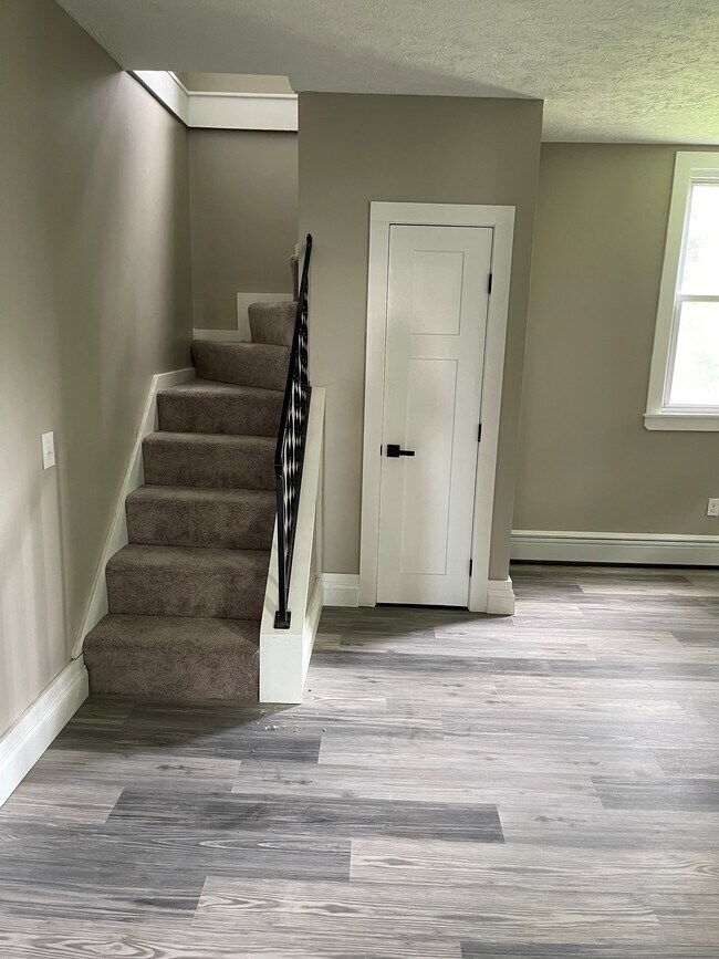 Building Photo - 24 Brooks Rd