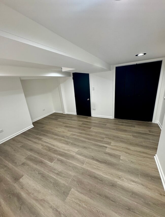 Building Photo - 5510 N Spaulding Ave