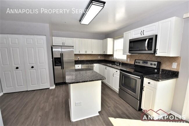Building Photo - 109 Pinecove Ct