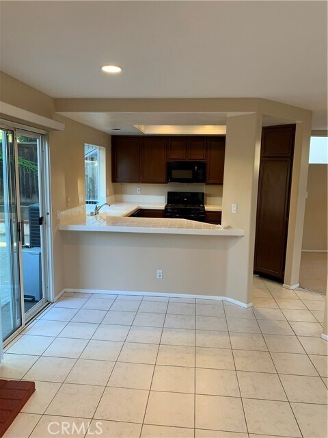 Building Photo - 6387 Blossom Ln