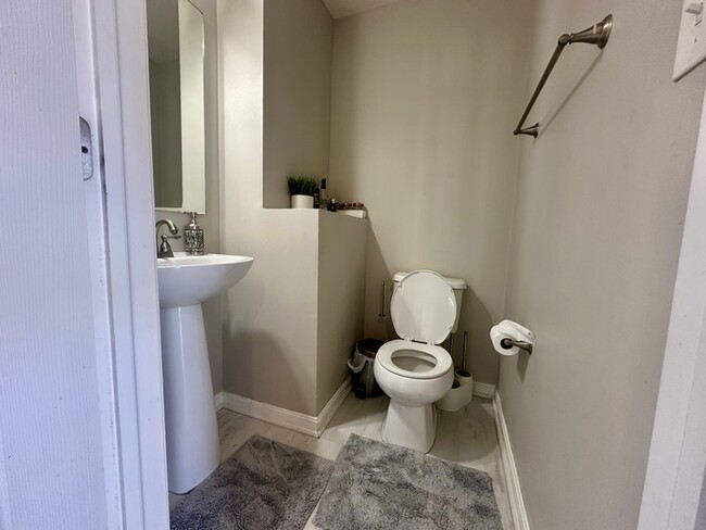 Building Photo - 2664 Solidago Dr