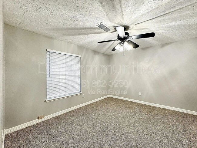 Building Photo - 4807 Country Club View