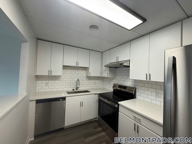 Building Photo - 55 Hill Rd