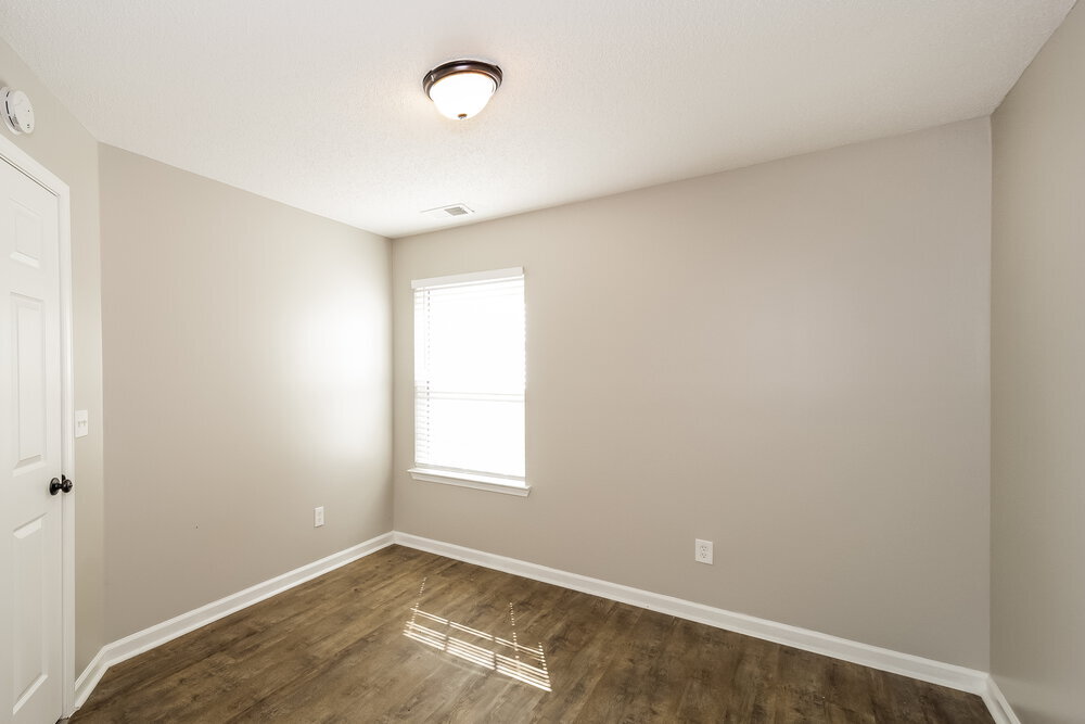 Building Photo - 526 Firethorn Ct