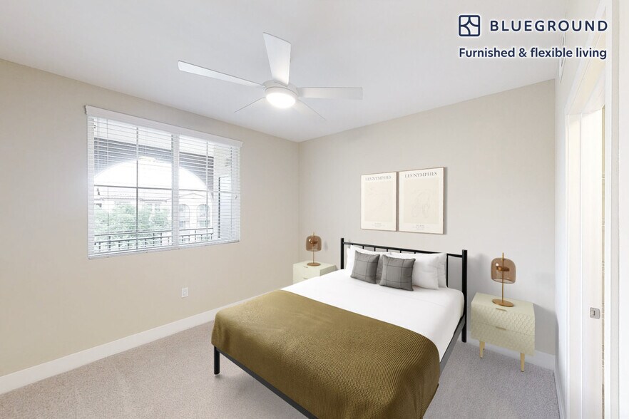 Building Photo - 5685 Park Dr