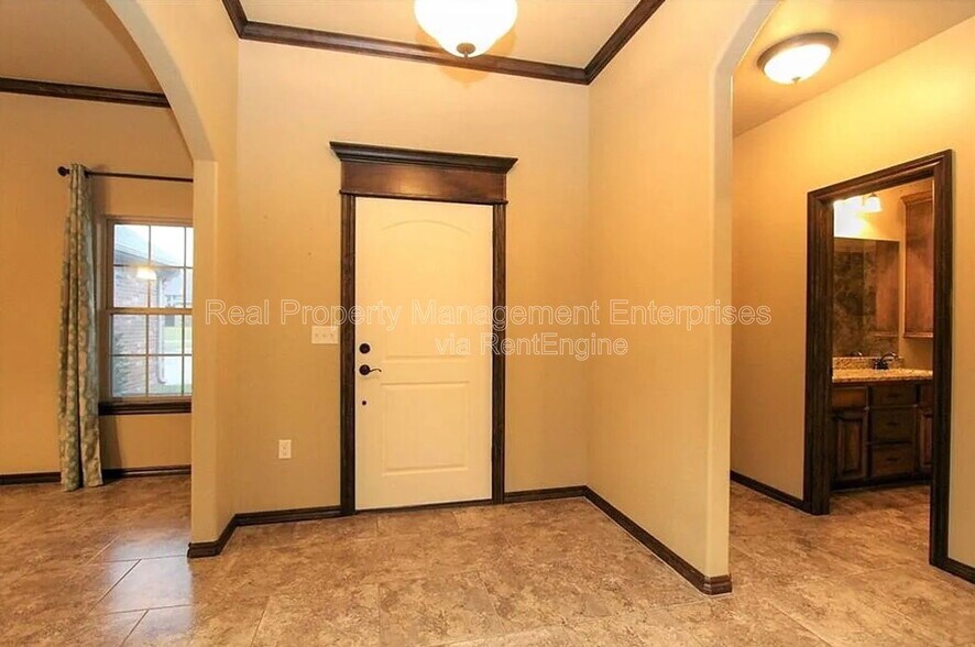 Building Photo - 1661 Appaloosa Dr