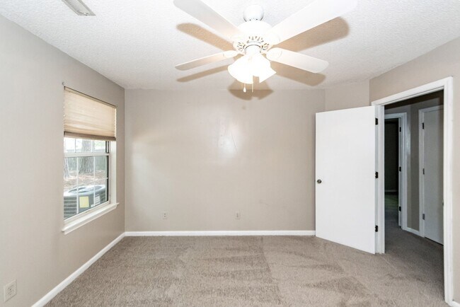 Building Photo - 8408 Battle Forest Dr
