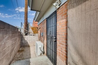 Building Photo - Very Nice 1 Bedroom Free Standing Apartment