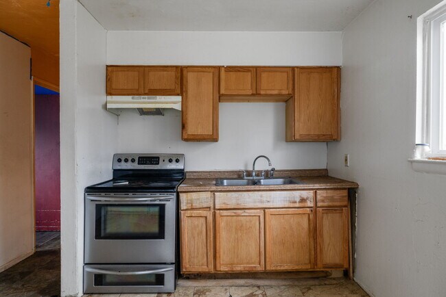 Building Photo - 2152 Erick Ave