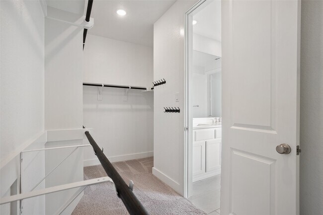 Building Photo - 21211 Metallic Blue Dr